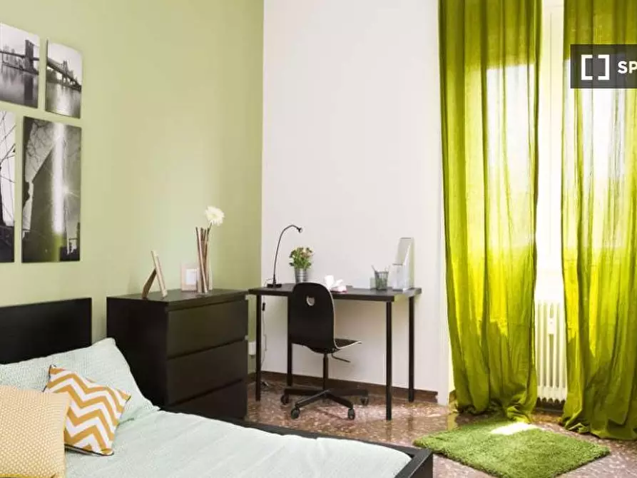 Immagine 3 di Camera condivisa in affitto  in Viale Argonne a Milano