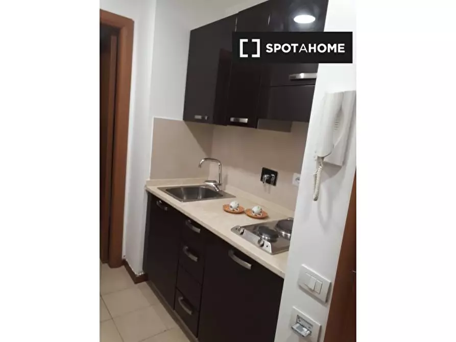 Immagine 4 di Camera condivisa in affitto  in Via Prenestina a Roma