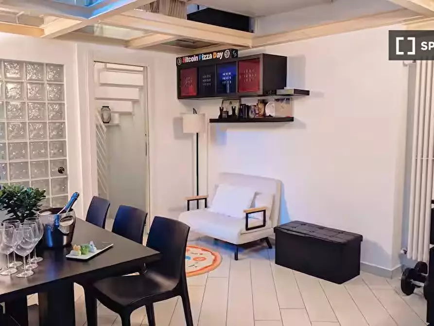 Immagine 1 di Appartamento in affitto  in Via Valtellina a Milano