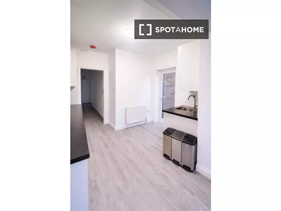 Immagine 8 di Appartamento in affitto  in Church Lane a Enfield