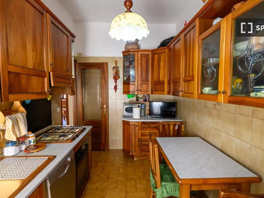 Immagine 9 di Camera condivisa in affitto  in Via delle Robinie a Roma