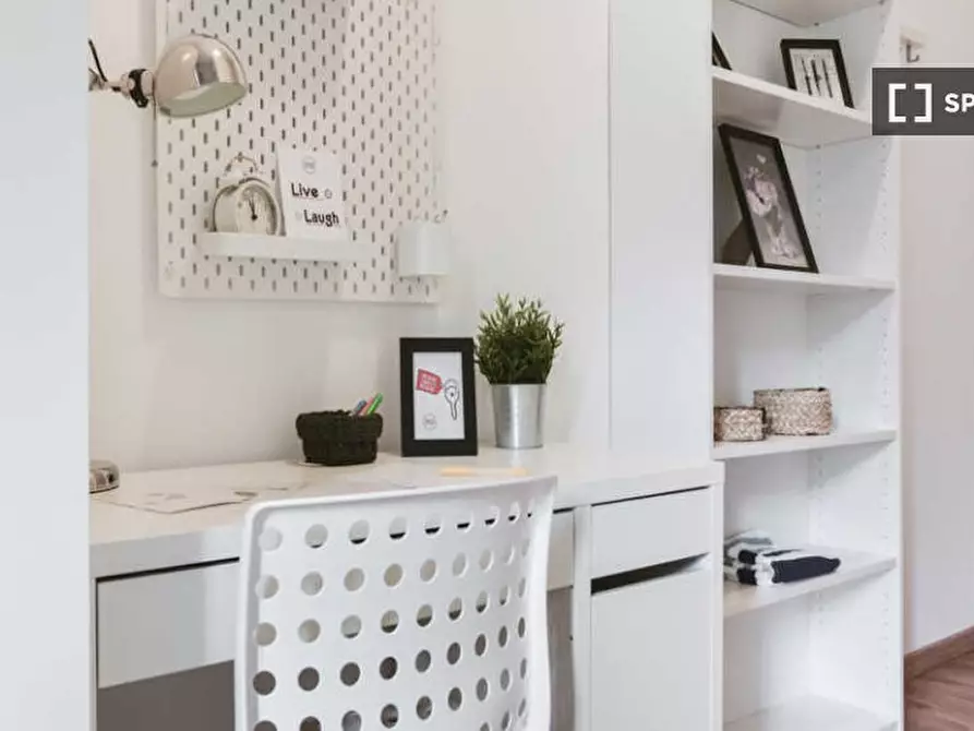 Immagine 5 di Camera condivisa in affitto  in Via Caradosso a Milano