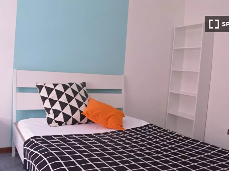 Immagine 3 di Camera condivisa in affitto  in Via Tigelliob a Cagliari