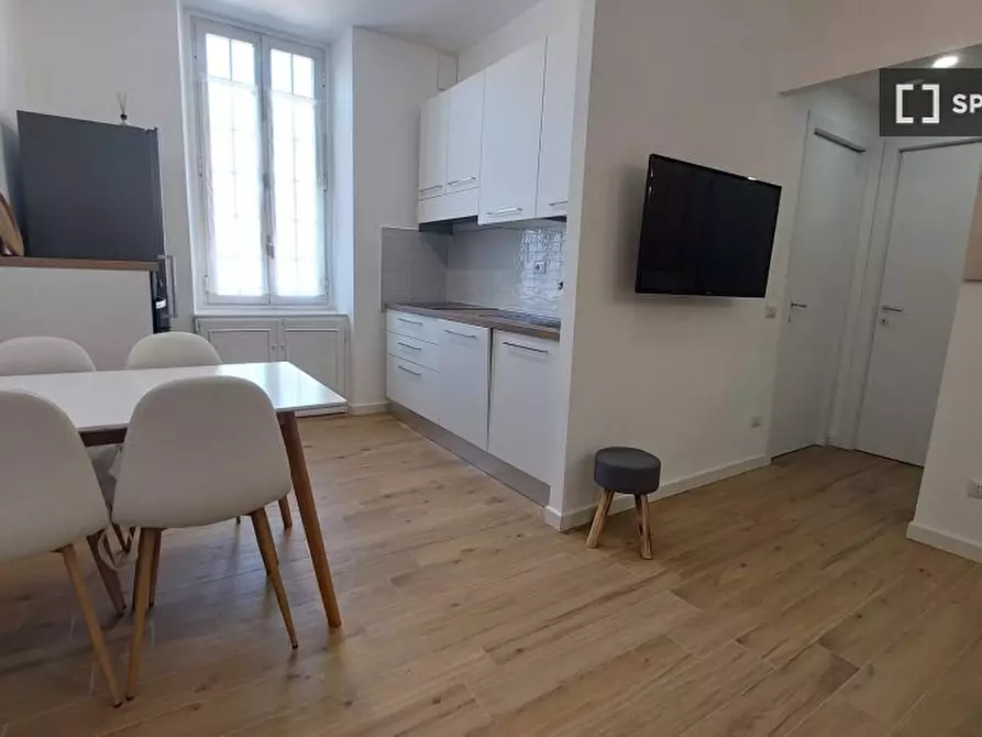 Immagine 9 di Appartamento in affitto  in Via la Spezia a Roma