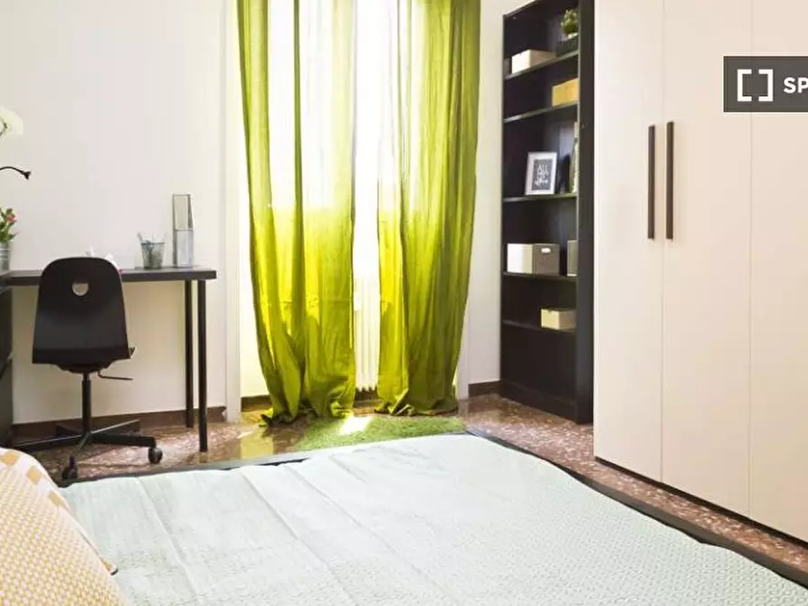 Immagine 4 di Camera condivisa in affitto  in Viale Argonne a Milano