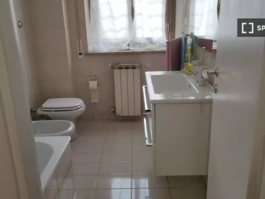 Immagine 6 di Camera condivisa in affitto  in Via dell'Impruneta a Roma