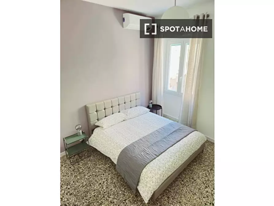 Immagine 7 di Appartamento in affitto  in Via Gian Luca Squarcialupo a Roma