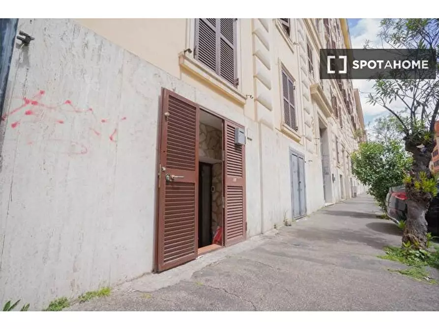 Immagine 4 di Ufficio in affitto  in Via Voghera a Roma