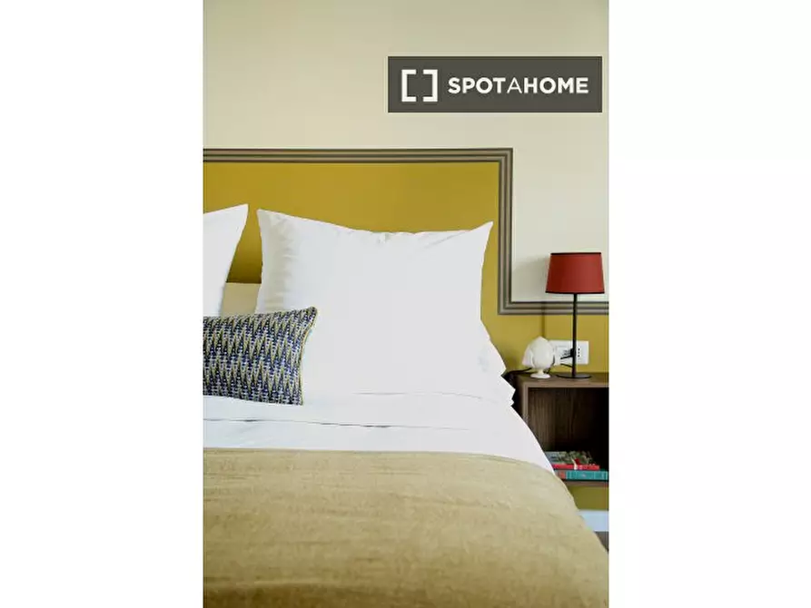 Immagine 17 di Camera condivisa in affitto  in Via Riano a Roma