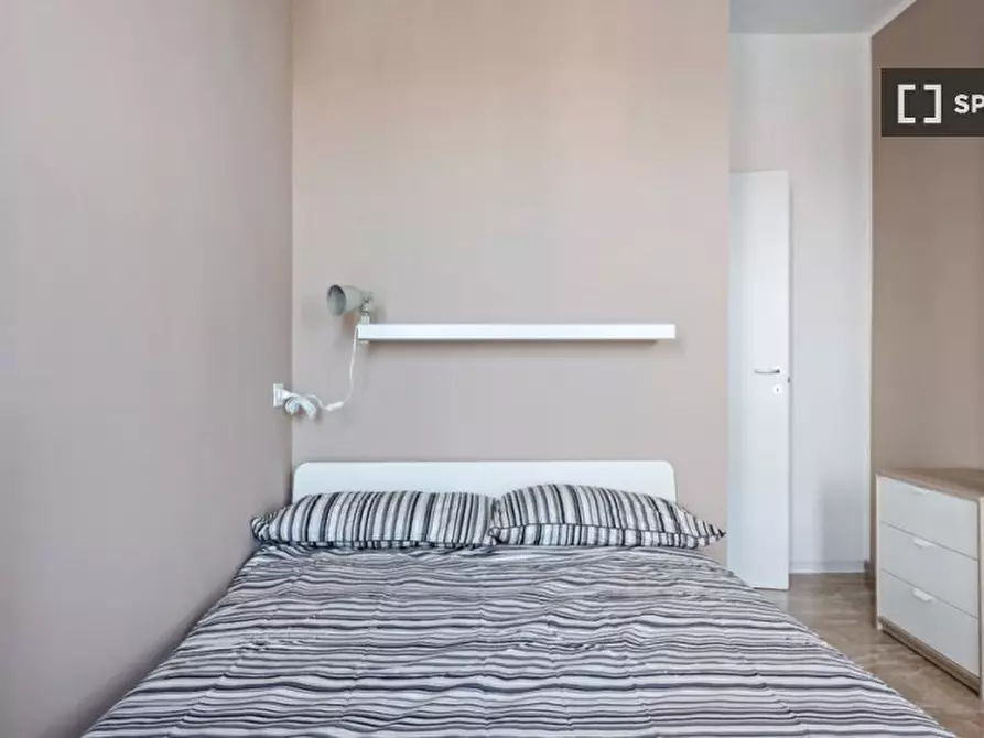 Immagine 2 di Camera condivisa in affitto  in Via Ronchi a Milano