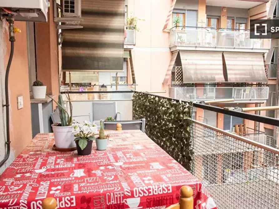 Immagine 14 di Camera condivisa in affitto  in Via Tuscolana a Roma