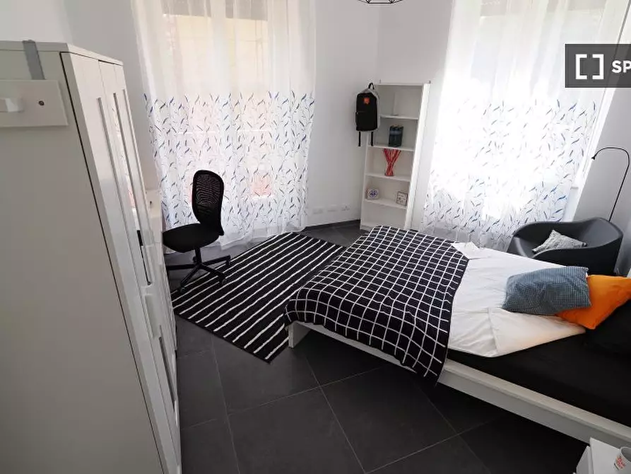 Immagine 3 di Camera condivisa in affitto  in Corso Peschiera a Torino