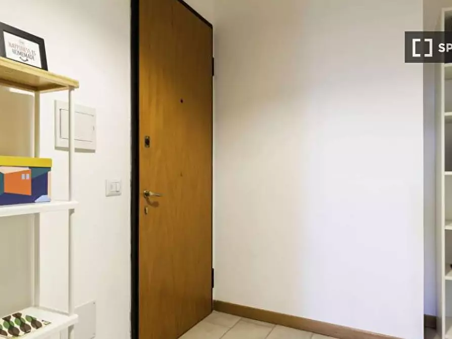 Immagine 13 di Camera condivisa in affitto  in Via Fiume delle Perle a Roma