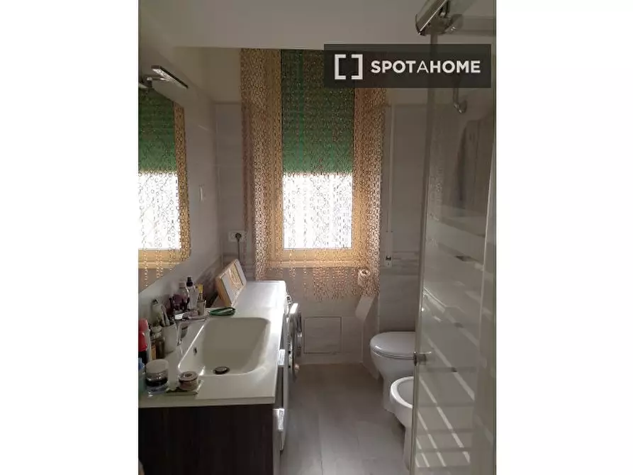 Immagine 2 di Ufficio in affitto  in Via dei Fiori a Roma