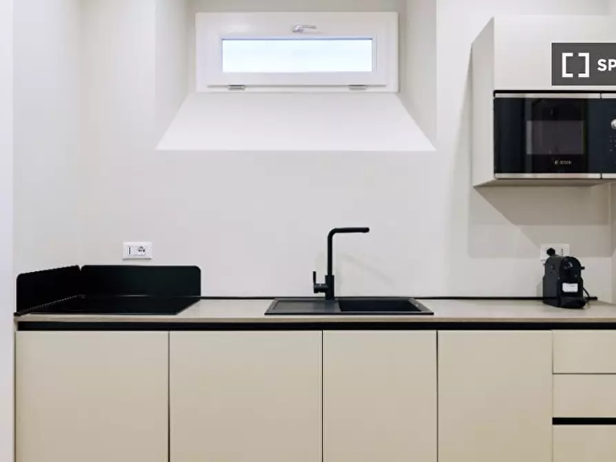 Immagine 2 di Ufficio in affitto  in Via Giulia di Gallese a Roma