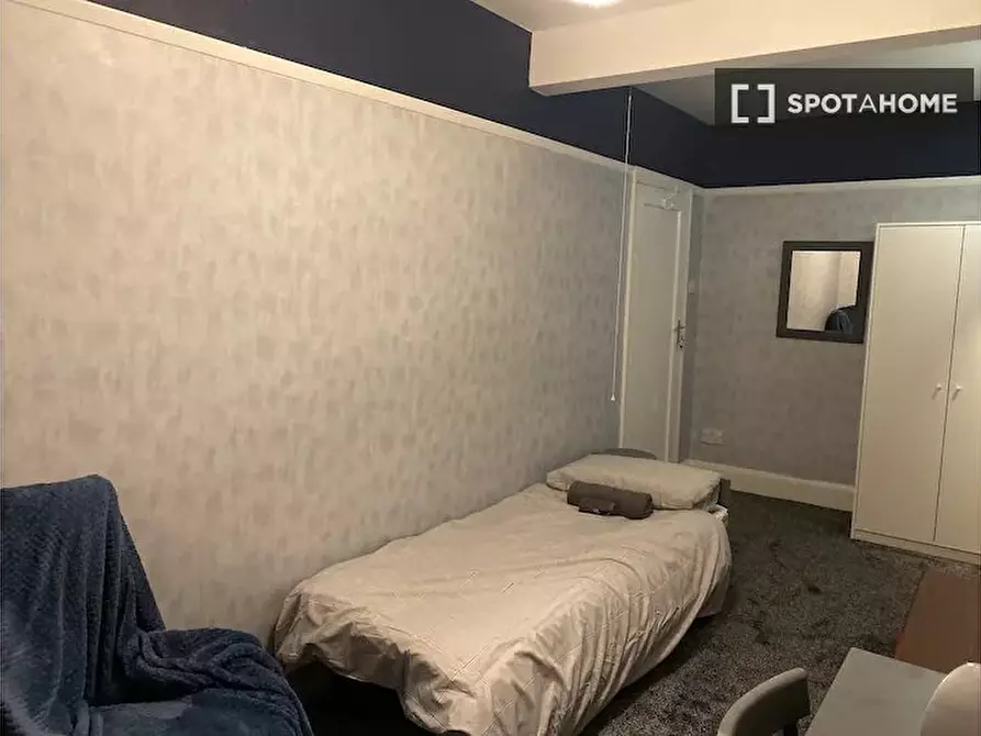 Immagine 17 di Camera condivisa in affitto  in Darley Ave a 