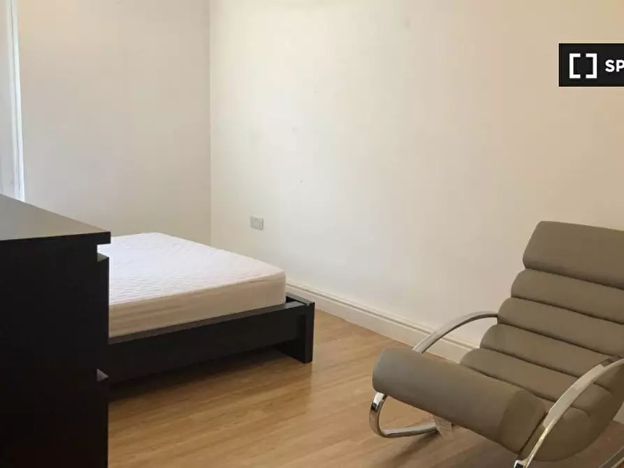 Immagine 5 di Camera condivisa in affitto  in a Court St a Poplar