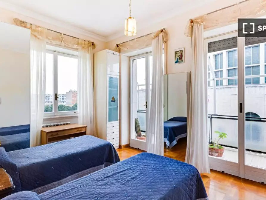 Immagine 2 di Camera condivisa in affitto  in Via Pietro Bonfante a Roma