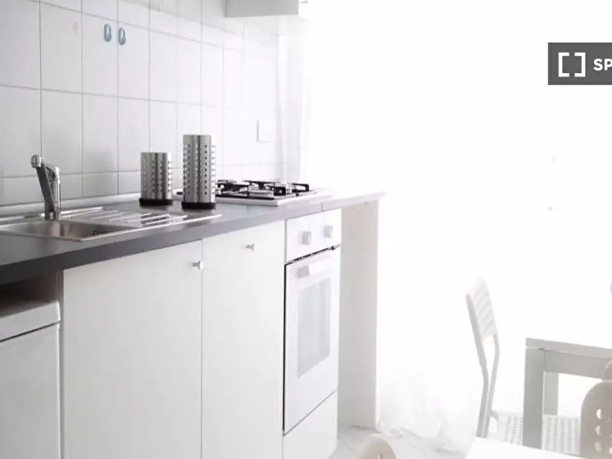 Immagine 8 di Camera condivisa in affitto  in Viale Ortles a Milano