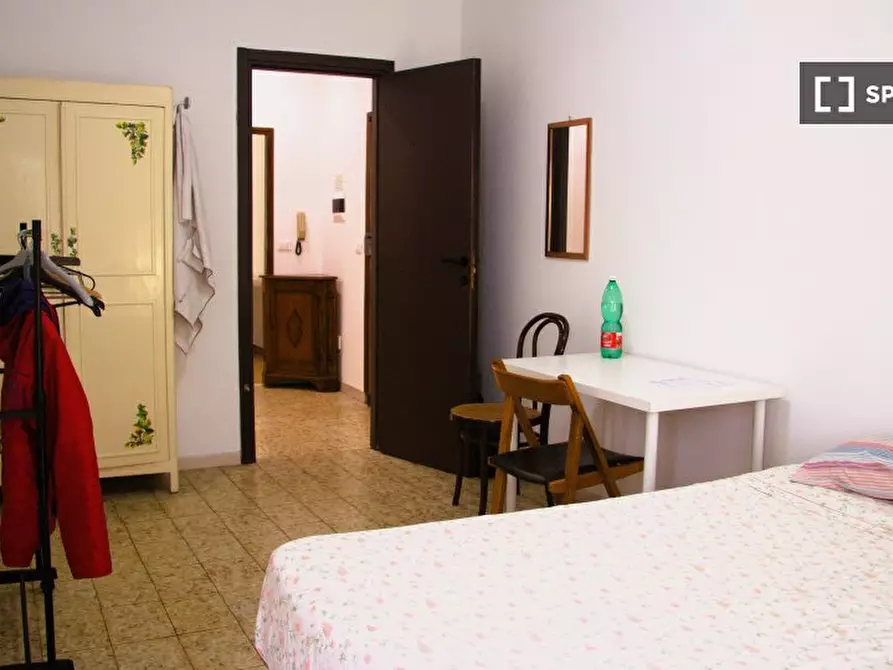 Immagine 2 di Camera condivisa in affitto  in Via Giuseppe de Robertis a Roma