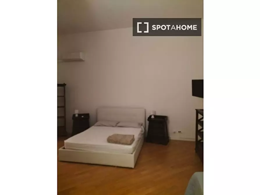 Immagine 4 di Appartamento in affitto  in Piazza San Martino a Bologna
