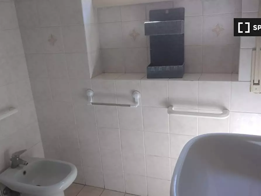 Immagine 4 di Camera condivisa in affitto  in Viale dei Quattro Venti a Roma