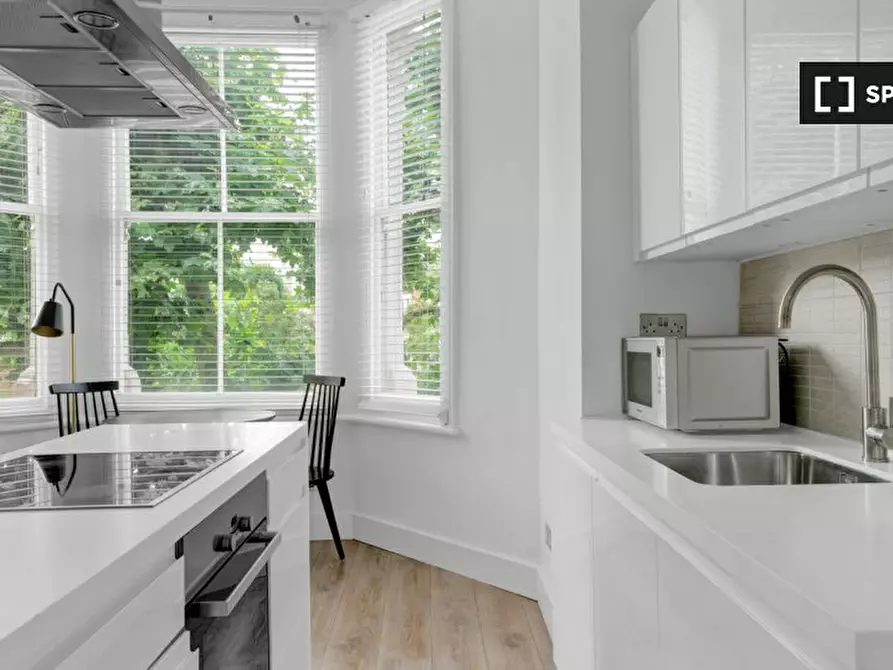 Immagine 5 di Appartamento in affitto  in St Quintin Ave a Kensington