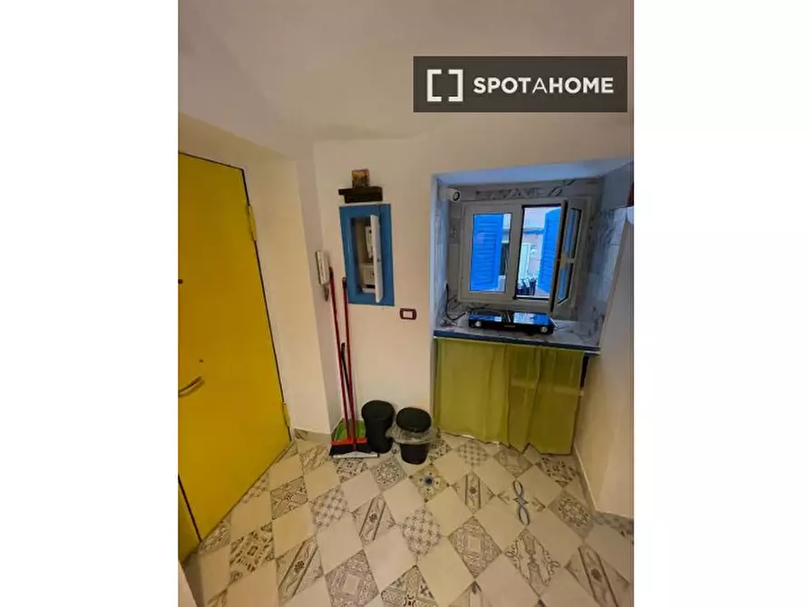 Immagine 12 di Appartamento in affitto  in Vico II Foglie A Santa Chiara a Napoli