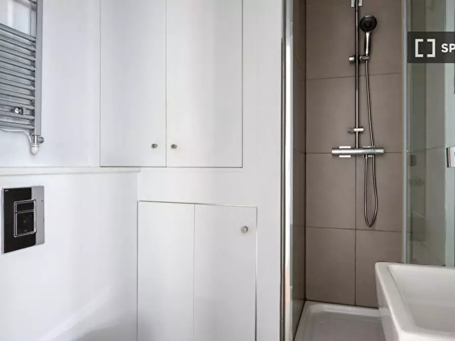 Immagine 11 di Appartamento in affitto  in Lovat Ln a 