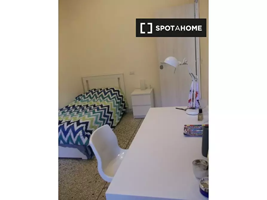 Immagine 4 di Camera condivisa in affitto  in Via Domenico Quaranta a Napoli