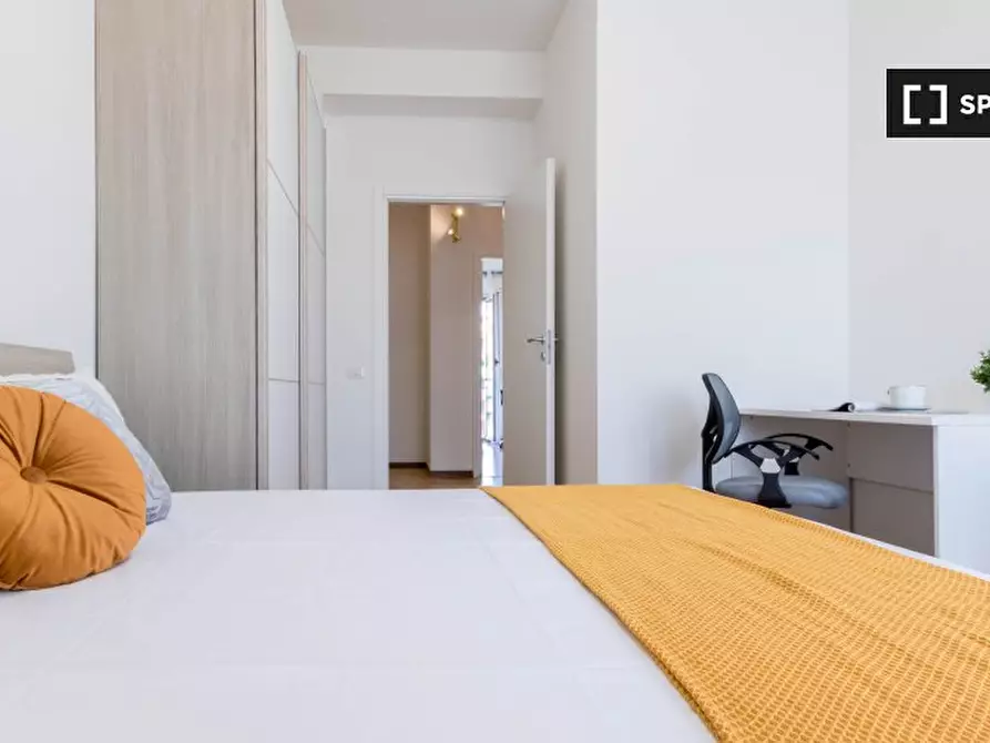 Immagine 2 di Camera condivisa in affitto  in Via Intra a Milano