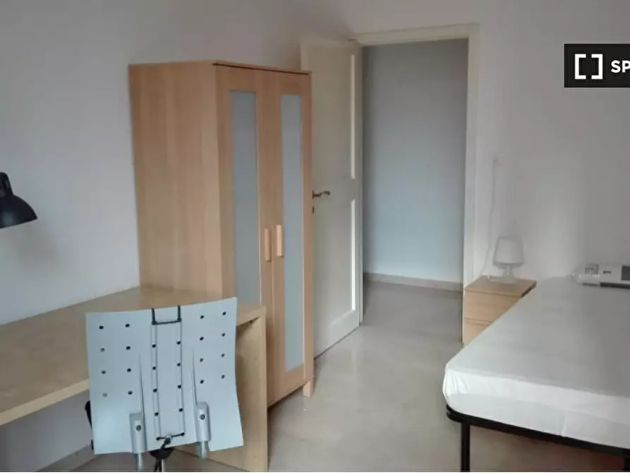 Immagine 2 di Camera condivisa in affitto  in Via S. Vitale a Bologna