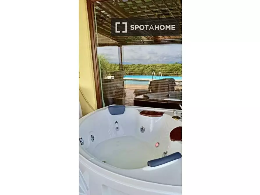 Immagine 19 di Appartamento in affitto  in Via Codette a Roma