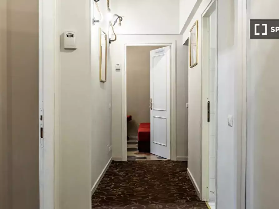 Immagine 8 di Camera condivisa in affitto  in Via Alberico II a Roma
