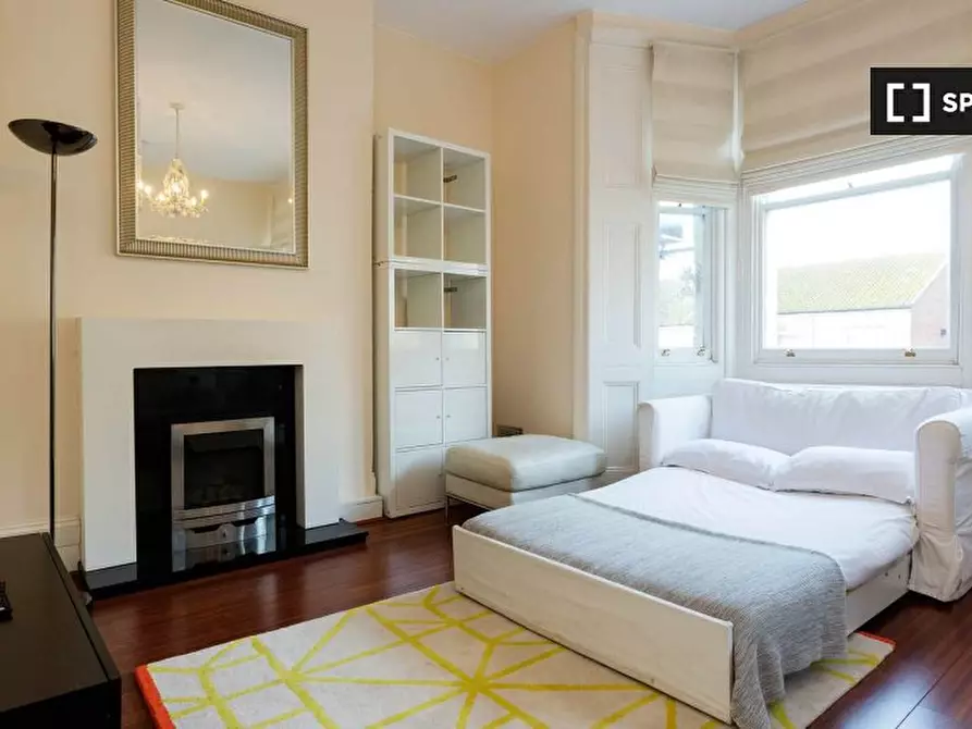 Immagine 3 di Appartamento in affitto  in Cornwall Cres a Kensington