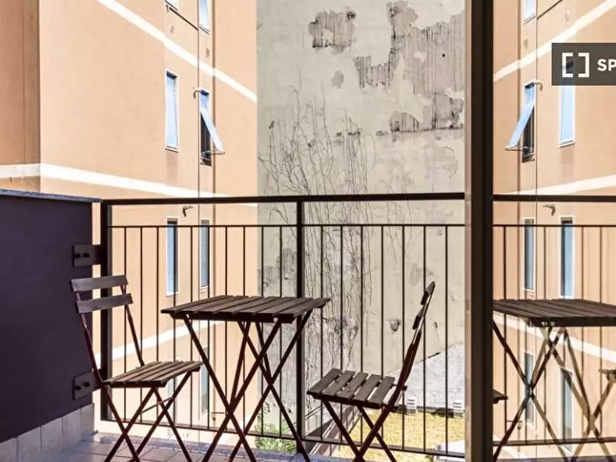 Immagine 5 di Camera condivisa in affitto  in Via Gardone Milan a Milano