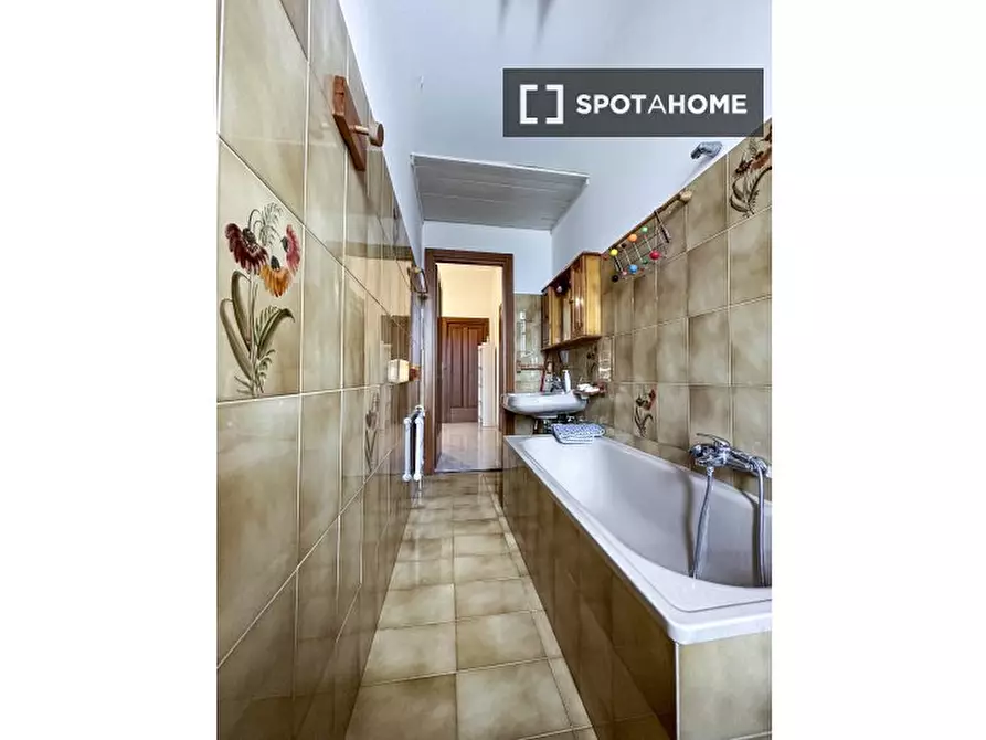 Immagine 8 di Camera condivisa in affitto  in Via dei Salentini a Roma