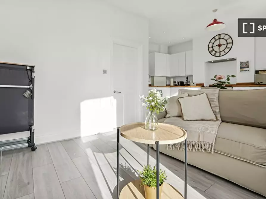 Immagine 2 di Appartamento in affitto  in Coldharbour Ln a Lambeth