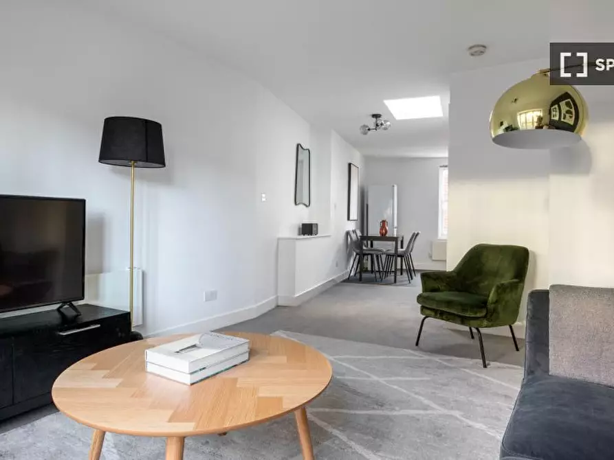 Immagine 2 di Appartamento in affitto  in Aldersgate St a Islington