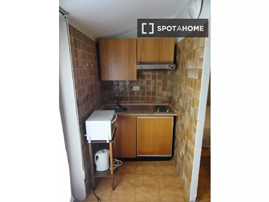 Immagine 8 di Ufficio in affitto  in Via Ildebrando Vivanti a Roma