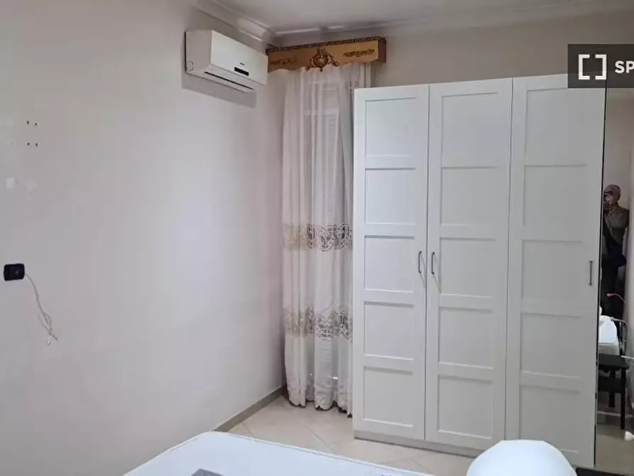 Immagine 6 di Camera condivisa in affitto  in Via Luigi Settembrini a Napoli