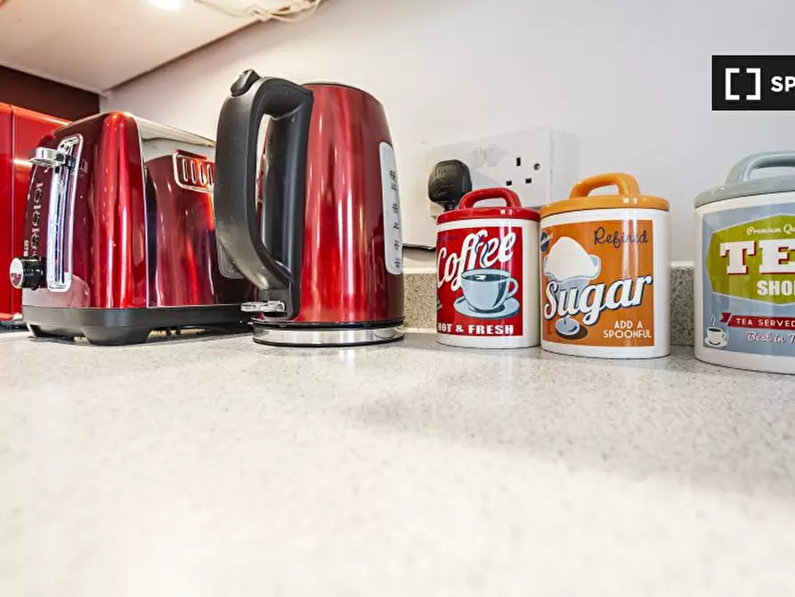 Immagine 9 di Appartamento in affitto  in Kilburn High Rd a Camden Town