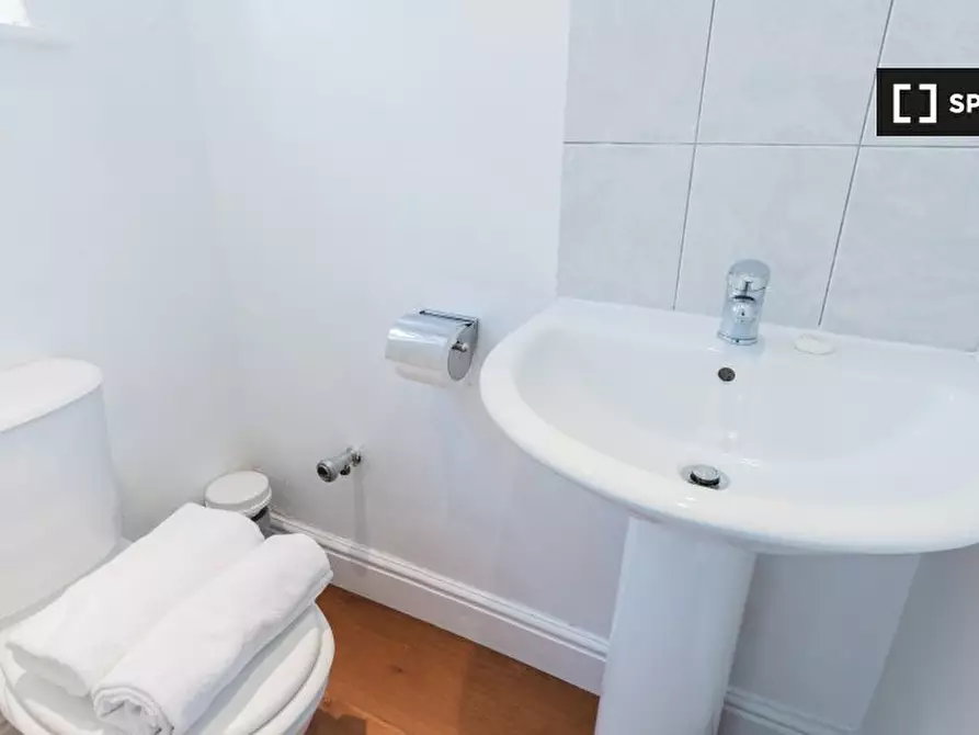 Immagine 8 di Appartamento in affitto  in Mornington St a Camden Town