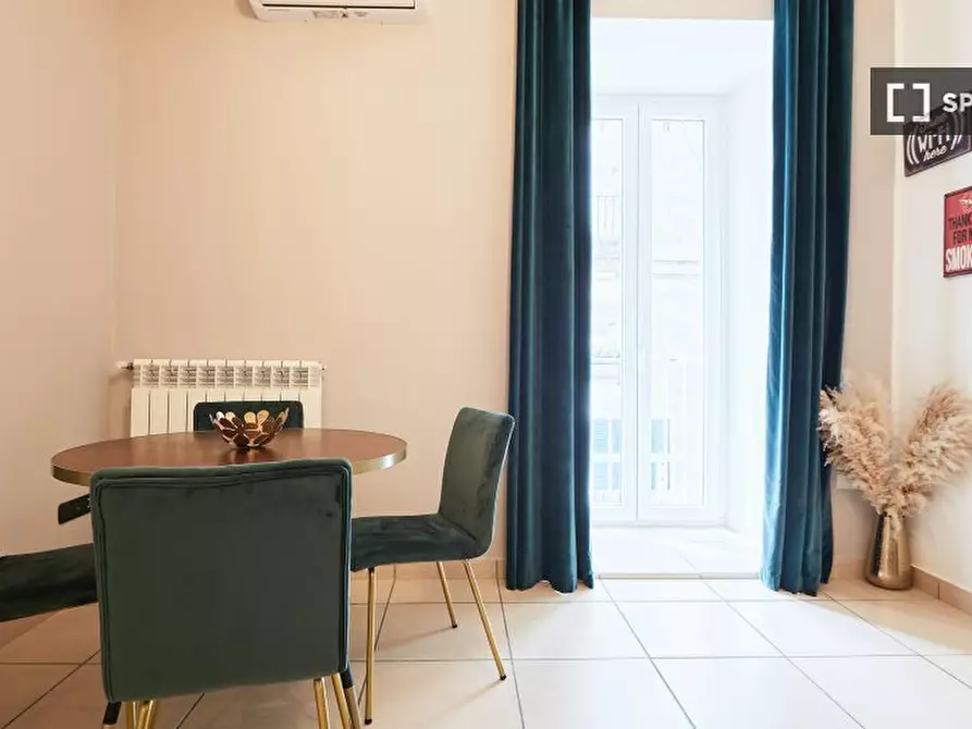 Immagine 10 di Appartamento in affitto  in Via dei Tribunali a Napoli