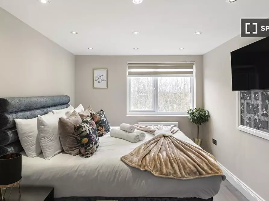 Immagine 5 di Ufficio in affitto  in flat a Tottenham
