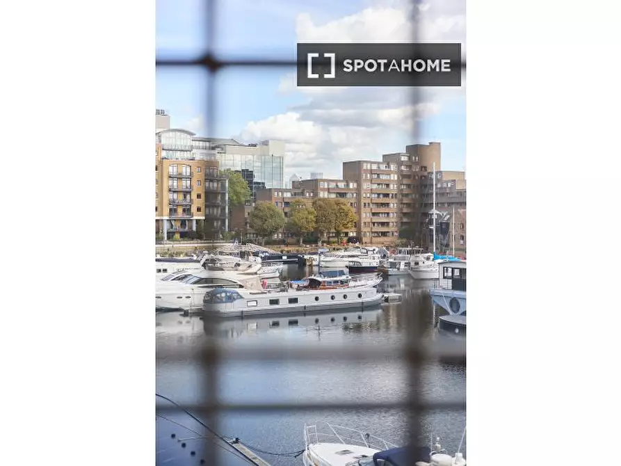 Immagine 18 di Appartamento in affitto  in E Smithfield a Poplar