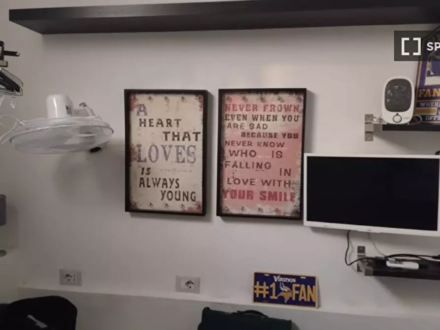Immagine 3 di Camera condivisa in affitto  in V.le Leonardo da Vinci a Roma