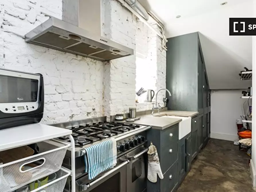 Immagine 11 di Appartamento in affitto  in Garden Flat a Camden Town