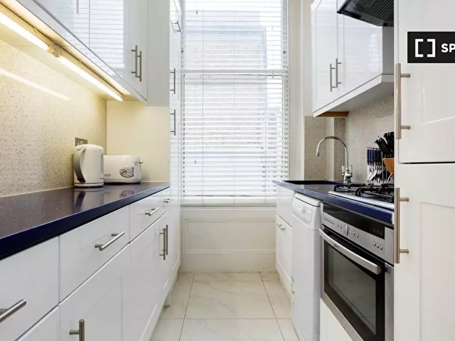 Immagine 5 di Appartamento in affitto  in Flat Campden Hill Gardens a Kensington