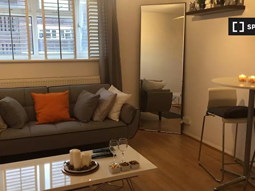 Immagine 1 di Appartamento in affitto  in Gideon Rd a Wandsworth